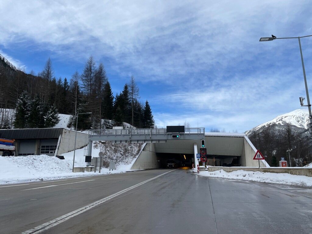 Vollsperren wegen ­Tunnelsanierung