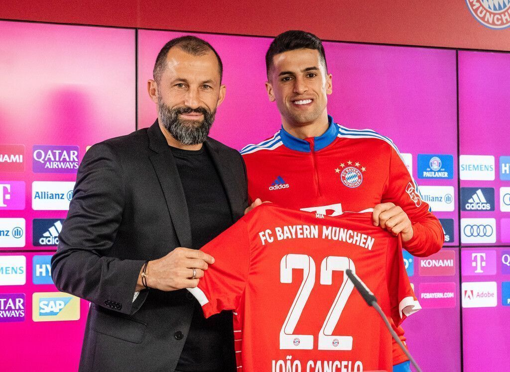 Bayern verstärken  sich mit Cancelo