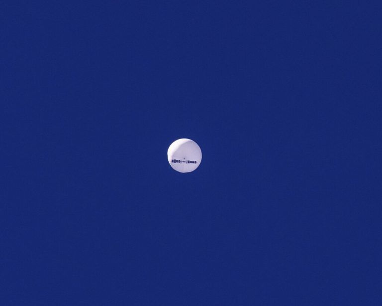 Das US-Militär schoss den ersten chinesischen Ballon vor der Küste von South Carolina über dem Atlantik ab.ap