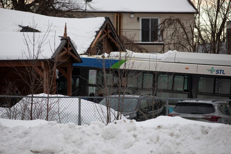 Der 51-Jährige Busfahrer wurde noch vor Ort verhaftet. Reuters