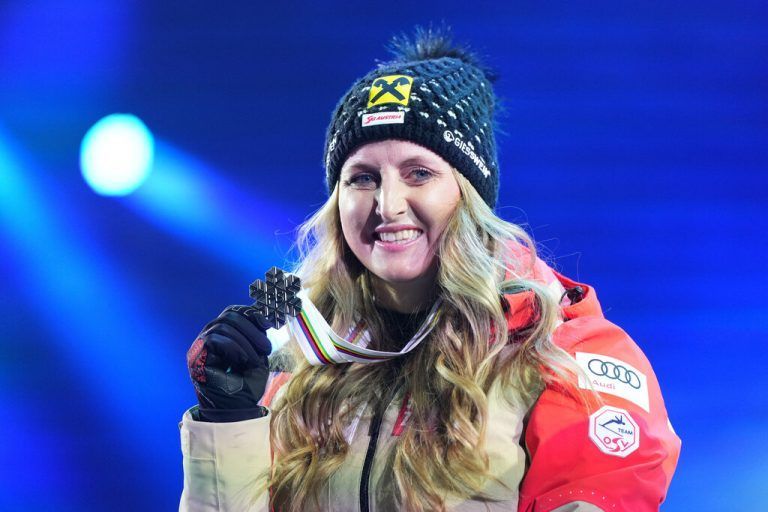 Nina Ortlieb schreibt bei WM in Meribel ein Skimärchen. »C1