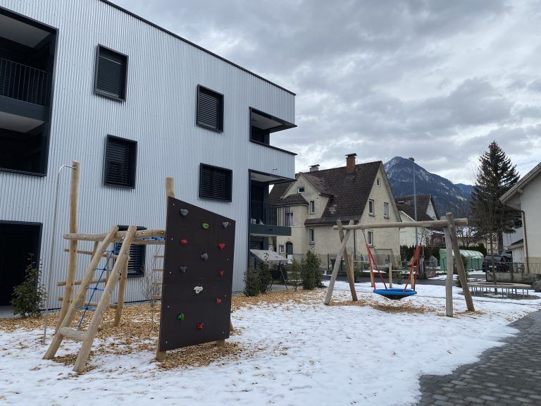 Hier fühlen sich Kinder wohl. Geplant und umgesetzt wurde der Spielplatz von der Aqua Mühle. <span class="copyright">VN/JUN</span>