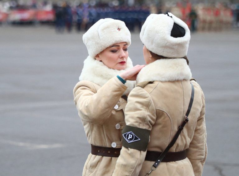 In Wolgograd, Russland, fand eine Parade zum 80. Jahrestag des Sieges der Roten Armee in der Schlacht von Stalingrad statt. Reuters