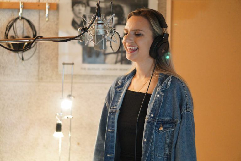 Jenna Sanja Weinhandl, die letztjährige Drittplatzierte bei den Studioaufnahmen. Junge Kirche, VN/TK