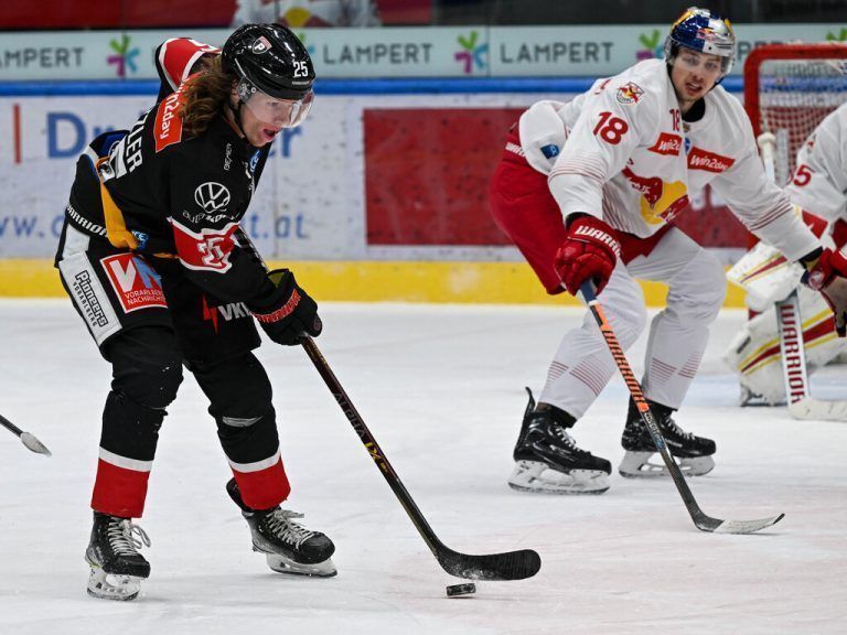 Julian Metzler, beim 3:2-Overtimesieg gegen Fehervar Doppeltorschütze, bekommt im Finish der Meisterschaft ebenso wie seine jungen Kollegen viel Eiszeit.GEPA