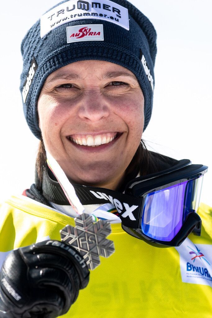 Im zwölften Anlauf holt Ofner  WM-Silber im Skicross