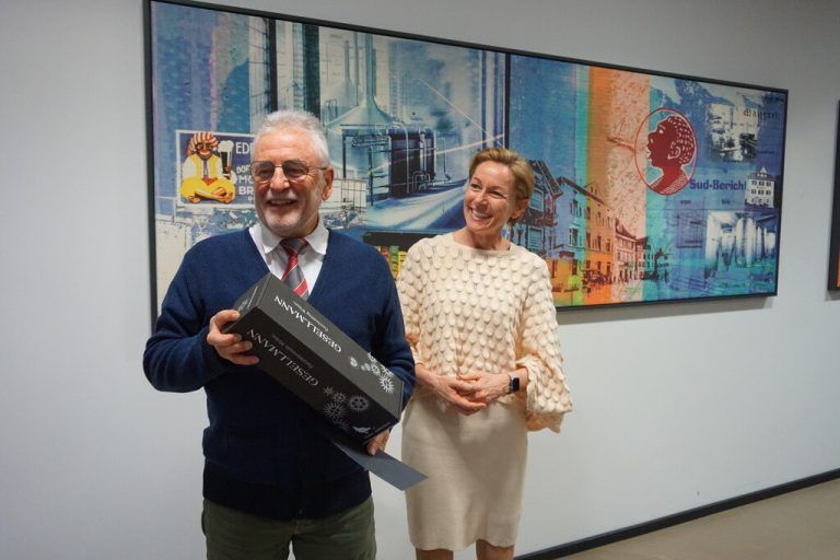 Langzeitfunktionär Gerd Kremmel mit Sportlandesrätin Martina Rüscher.