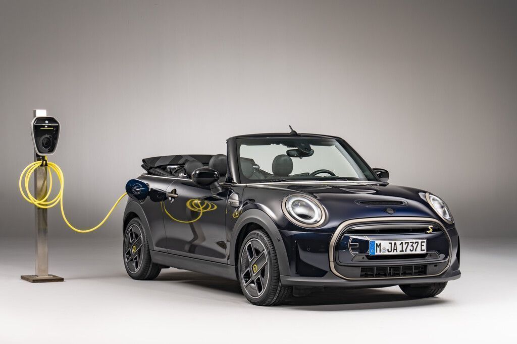 Autonews der Woche Elektrisches Mini-Cabrio in limitierter Auflage / Update für den Lexus NX / Touareg kommt im Sommer mit neuem Licht