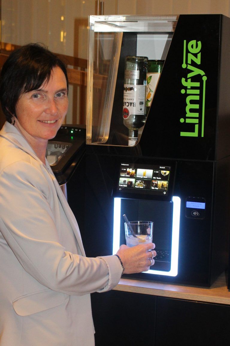 Gastgeberin Natalie Lässer nahm den ersten Test vor.