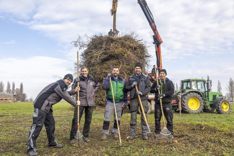 Schicht für Schicht zum Funken. Am Ende wird er knapp 20 Meter hoch.