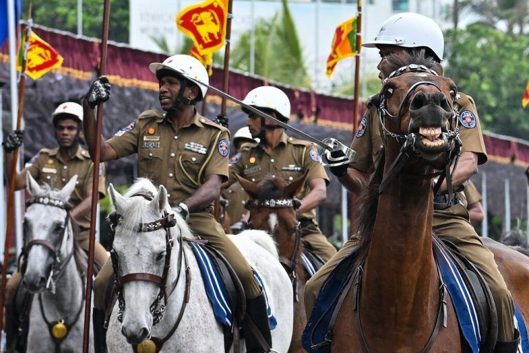 Seit 75 Jahren ist Sri Lanka unabhängig von Großbritannien. Unabhängig sein wollte auch ein Pferd während der Militärparade. AFP