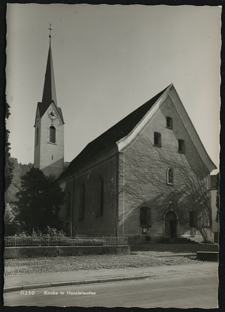 Vor der Pfarrkirche war es früher ruhiger.