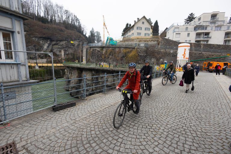 Die Heilig-Kreuz-Brücke ist nun gesperrt. In der zweiten Jahreshälfte soll sie abgetragen werden und in weiterer Folge neugebaut werden.<span class="copyright">VN/Hartinger</span>