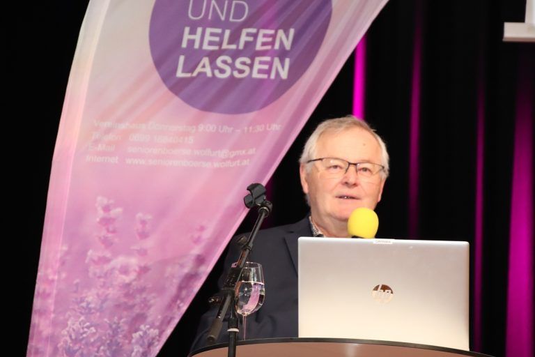 Kurt Weber berichtete über die unterschiedlichen Hilfsdienste.