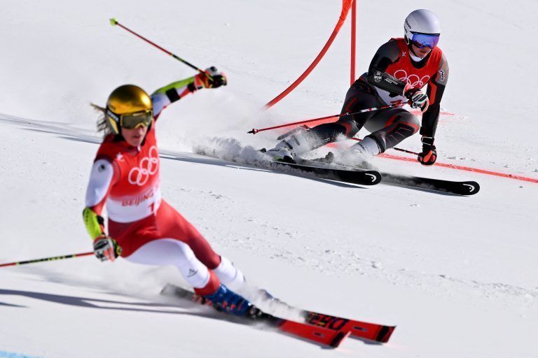 Mit dem Goldhelm zu Gold im Teambewerb: Katharina Liensberger. <span class="copyright">gepa</span>