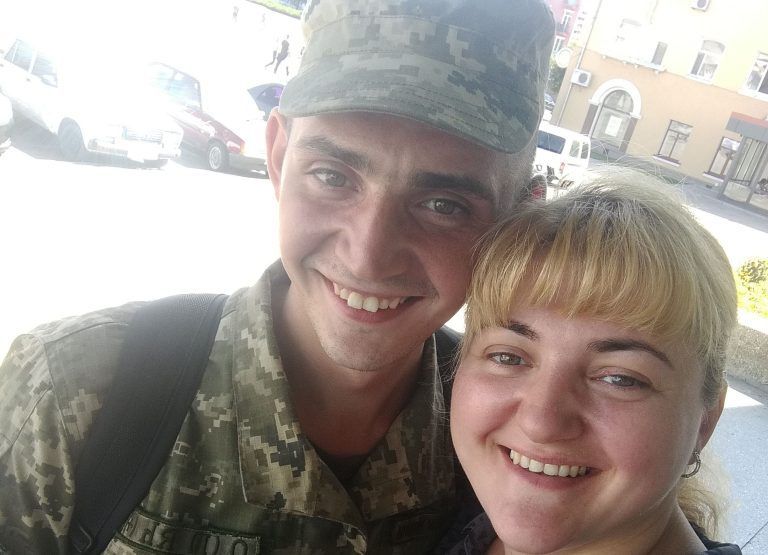 Ein Herz und eine Seele: Alexej und seine Schwester Svetlana vor dem Krieg. Jetzt ist er in der Hölle von Bachmut, sie im sicheren Vorarlberg. <span class="copyright">Pylypeschenko</span>