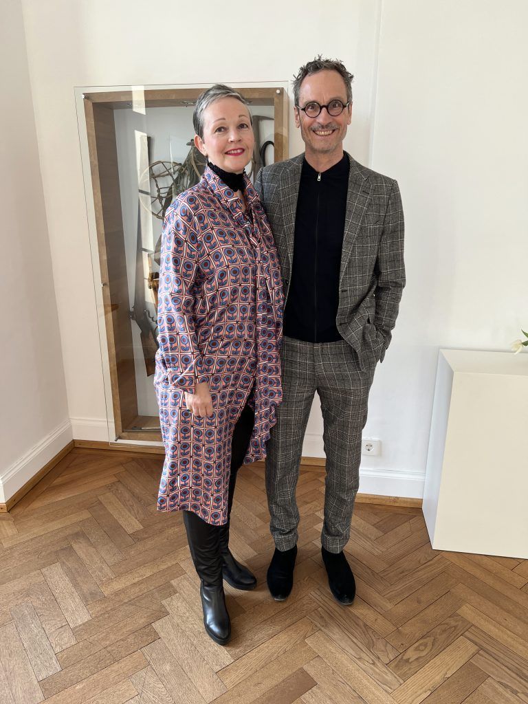Textilkünstlerin Anita Keckeis und Martin bestens gelaunt.