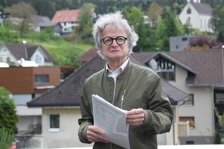 Der Mandatar der Grünen fehlte - er war wegen eines Kuraufenthalts entschuldigt.