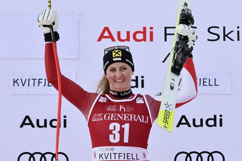 Nina Ortlieb führt Dreifachsieg der ÖSV-Frauen an