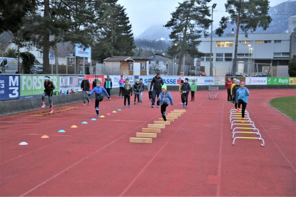 Laufbahnsanierung im Waldstadion