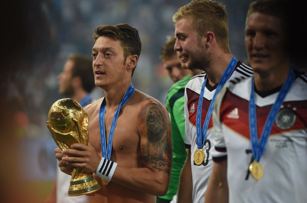 Özil verlässt die Fußballbühne