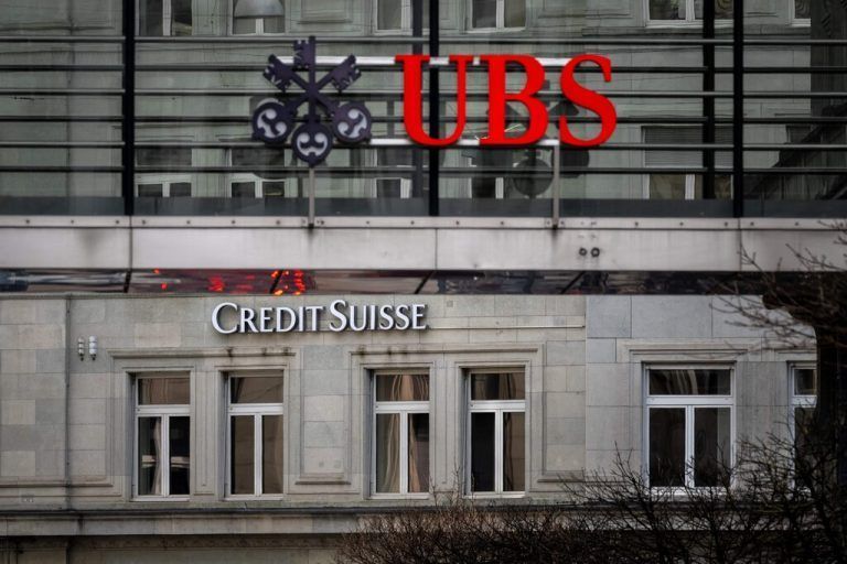 Die Schweizer Großbank UBS hat nach einem Bericht angeboten, die Credit Suisse (CS) für bis zu eine Milliarde US-Dollar zu übernehmen.  afp