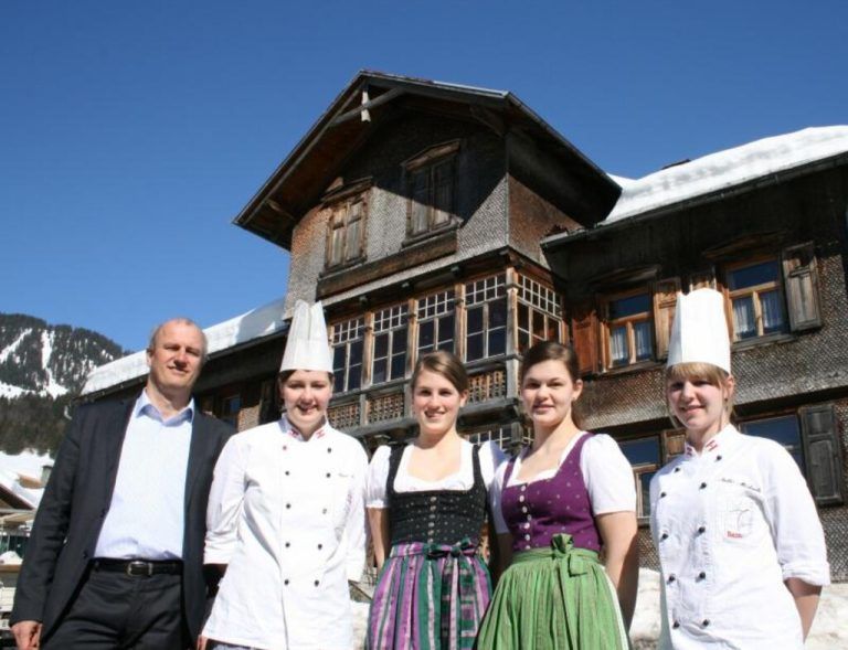 Erster Schritt zur Wiedereröffnung war im Winter 2011/12 ein Maturaprojekt von Schülerinnen der Bezauer Wirtschaftschulen.