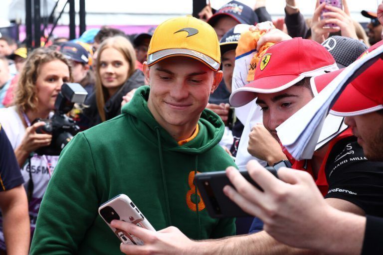 Formel-1-Neueinsteiger Oscar Piastri steht in seinem Geburtsort Melbourne erstmals in der Startaufstellung. gepa