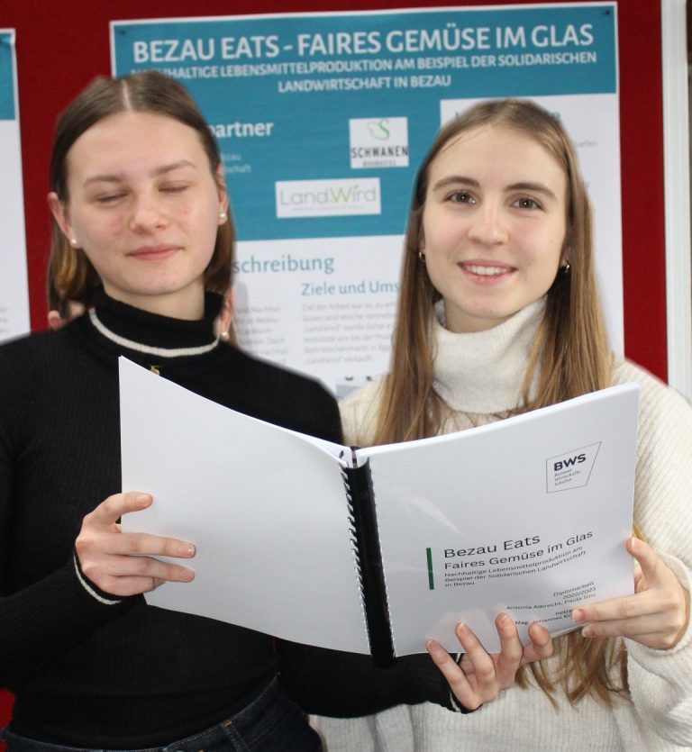 Antonia Albrecht und Paula Sinz setzen sich mit gesunder Ernährung auseinander.