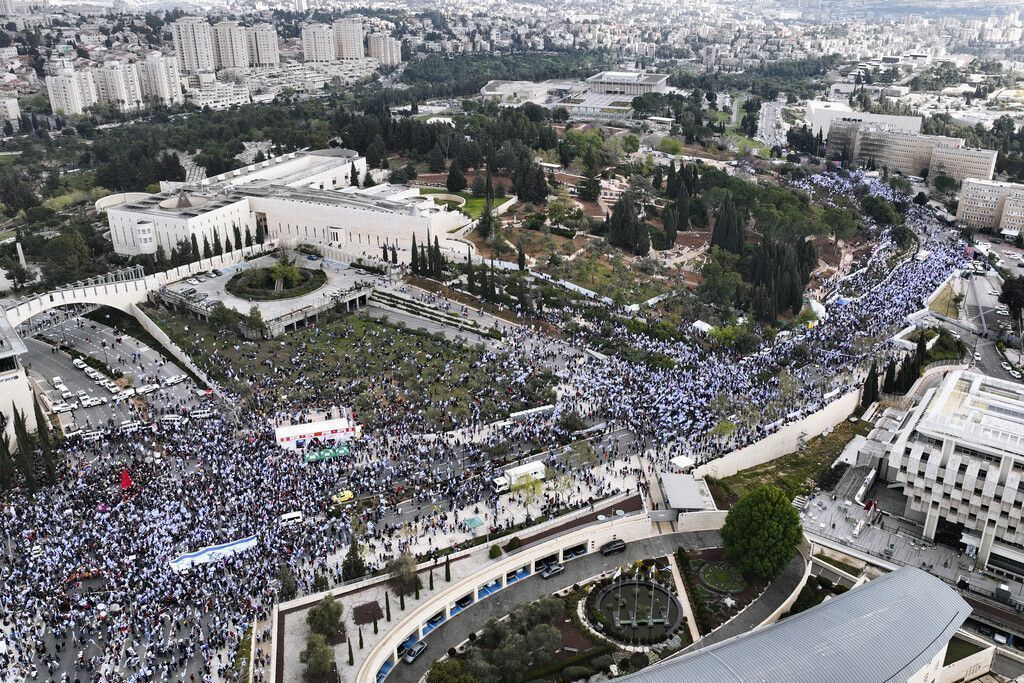 Justizreform in Israel vorerst verschoben