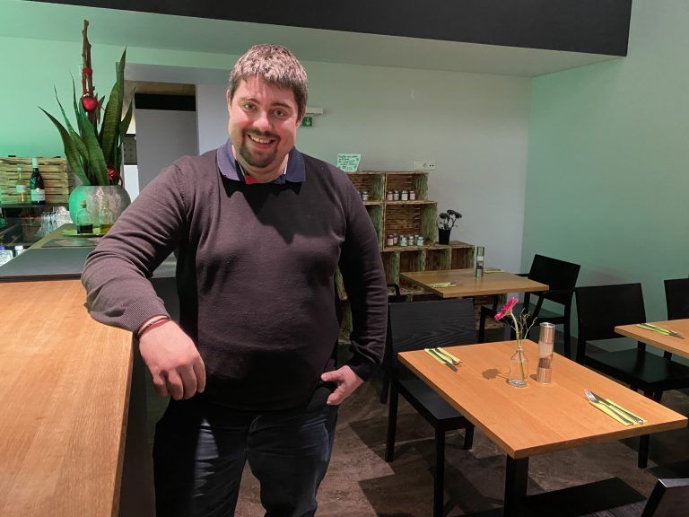 Patrick Breuss im Dezember 2022. Er ist für insgesamt über 500 Arbeitnehmer verantwortlich. <span class="copyright">VN/Böcken</span>