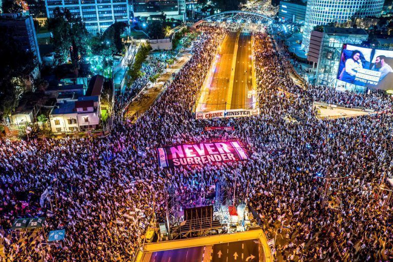 In Israel gab es erneut Massendemonstrationen gegen die geplante Justizreform, in Tel Aviv versammelten sich 250.000 Menschen. Reuters