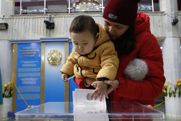 In Kasachstan fanden vorgezogene Parlamentswahlen statt. Sie sollen dem krisengebeutelten Land eine „Zeitenwende“ bringen. AP