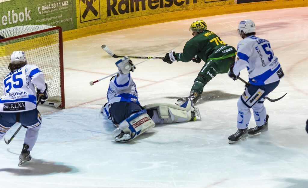 Der EHC schlägt gegen Cortina zurück