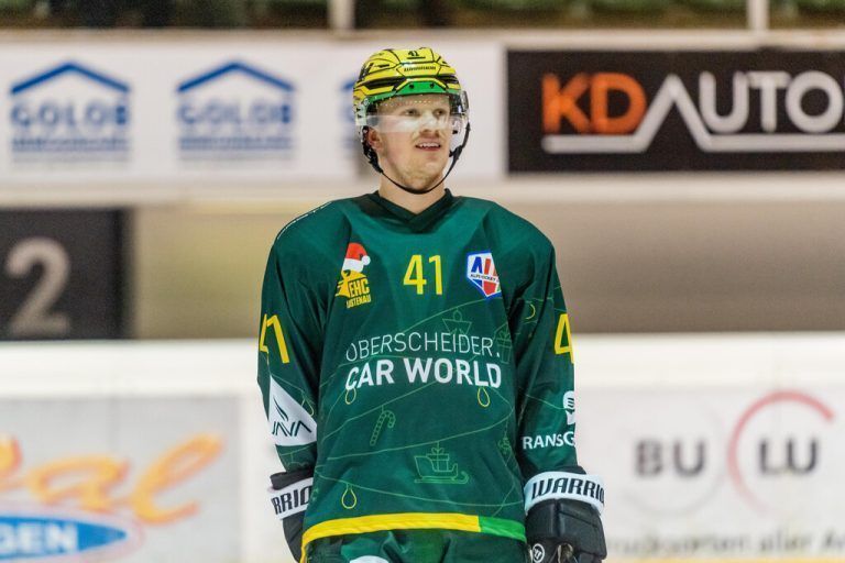 Nach Krankheit könnte Mads Larsen wieder ins EHC-Aufgebot zurückkehren. Stiplovsek