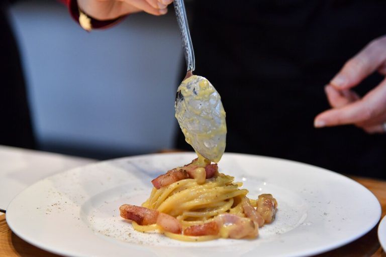 Pasta alla Carbonara sei ursprünglich ein amerikanisches Gericht, sagte der Professor in dem Interview und löste damit heftige Reaktionen aus. afp