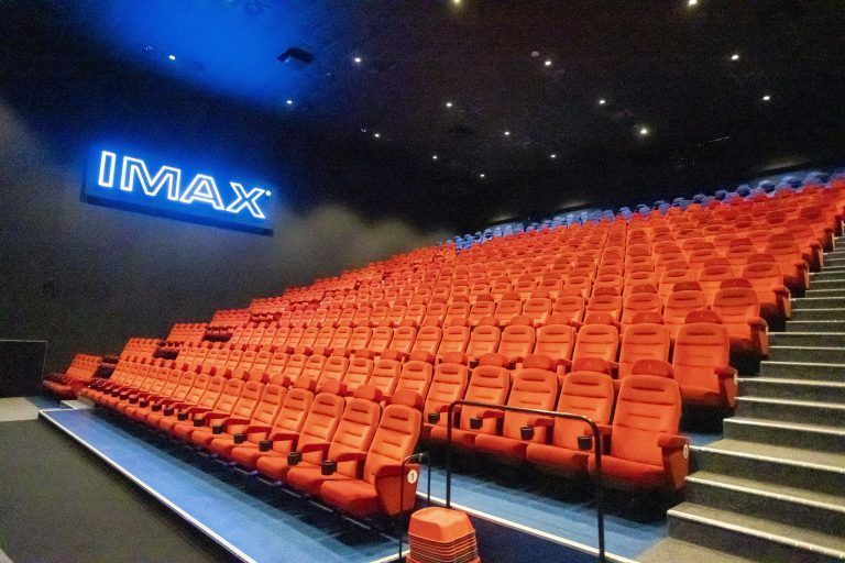 Das Imax soll mit 4K-Technik, High Frame Rate sowie formatfüllender Leinwand für ein besonderes Kinoerlebnis sorgen. Die Leinwand misst 158 Quadratmeter.
