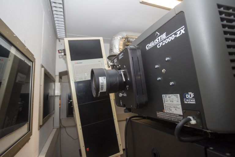 In den frühen 2000er Jahren wurde im Cineplexx auf digitale Projektoren umgestellt.
