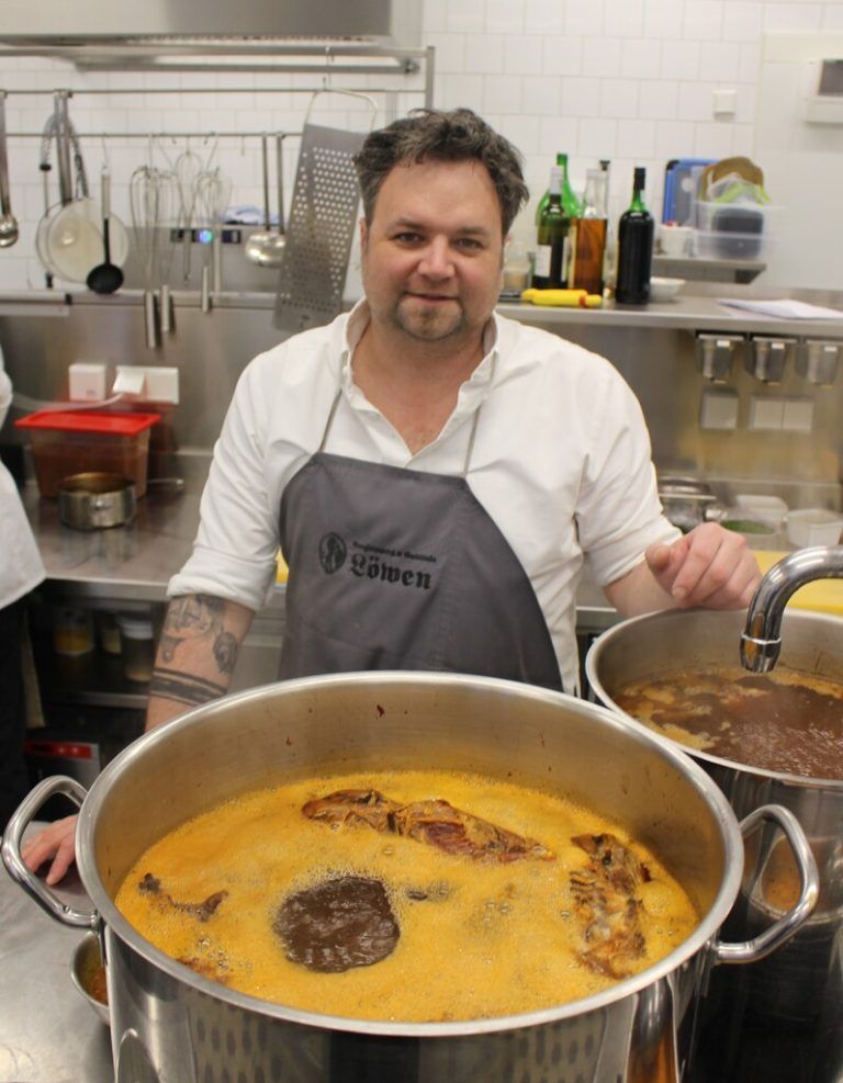 Seit Mai 2021 führt Gernot Bischofberger im Löwen Regie.STP/3