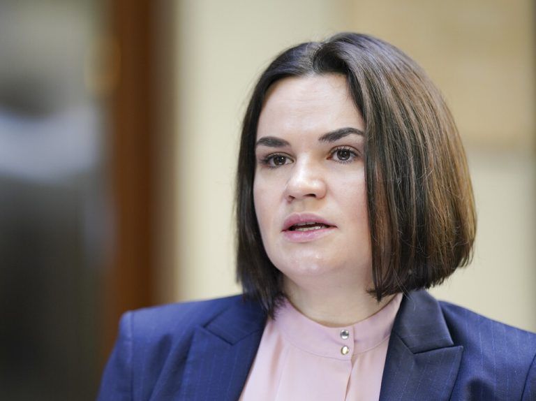 Tichanowskaja prangerte bei der Präsidentschaftswahl 2020 Wahlfälschung an. APA