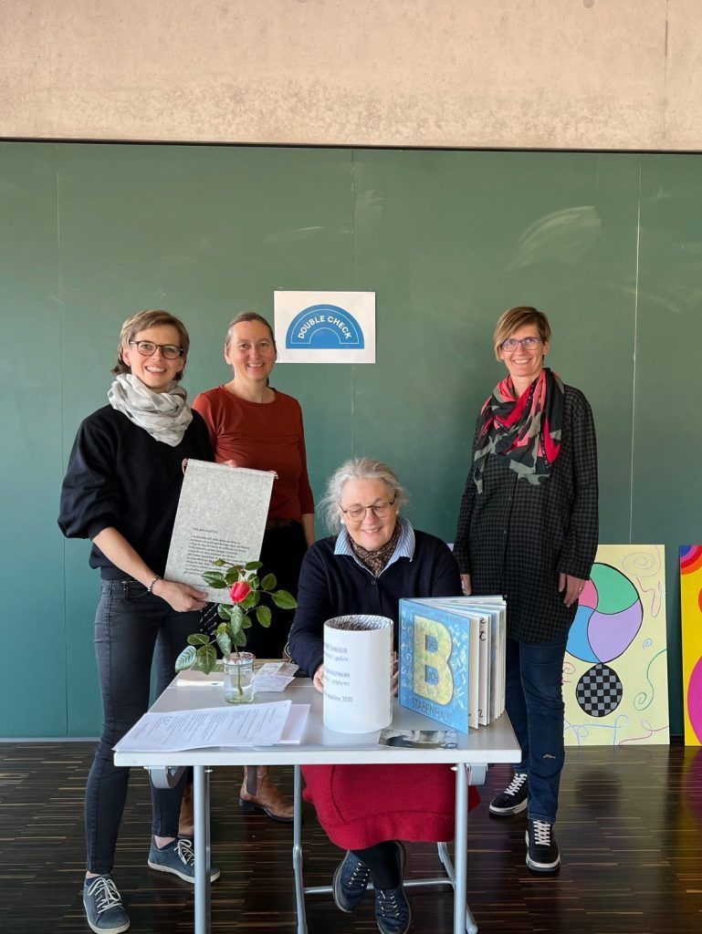 Neue Ausstellung entlang des Maria-Erika-Lyrikwegs