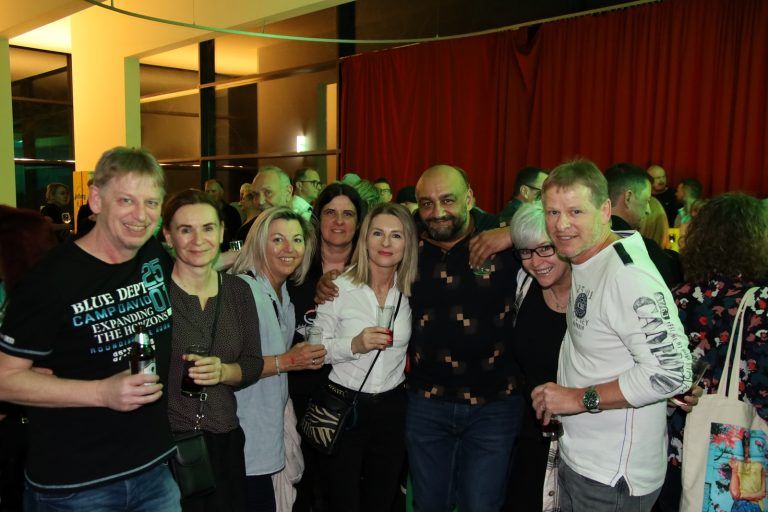 Kultnacht-Besucherinnen und Besucher genossen die Party im Leiblachtalsaal in vollen Zügen.  <span class="copyright">CHF</span>