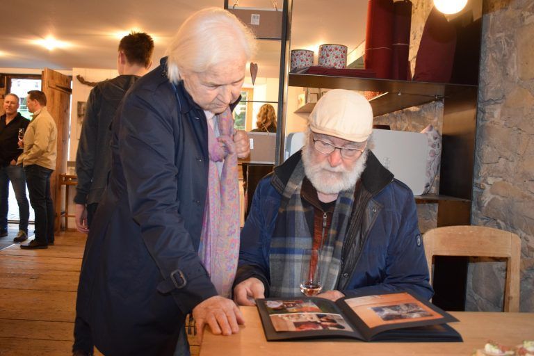 Großes Besucherinteresse bei der Ausstellungseröffnung.