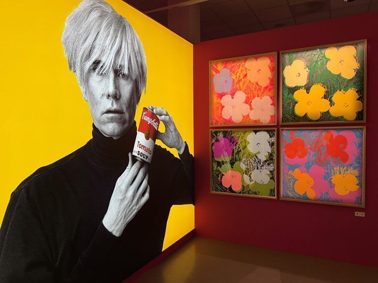 Die großartige Andy-Warhol-Ausstellung „Stars & Stories“ kann ab dem 22. April bis zum 15. Oktober im Lindauer Kunstmuseum bewundert werden. vn/ama
