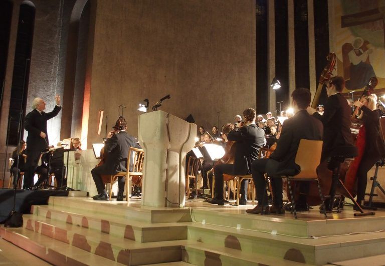 Manfred Honeck dirigierte Mozarts Requiem in der Lustenauer Erlöserkirche.<span class="copyright">  Fritz Jurmann (5)</span>