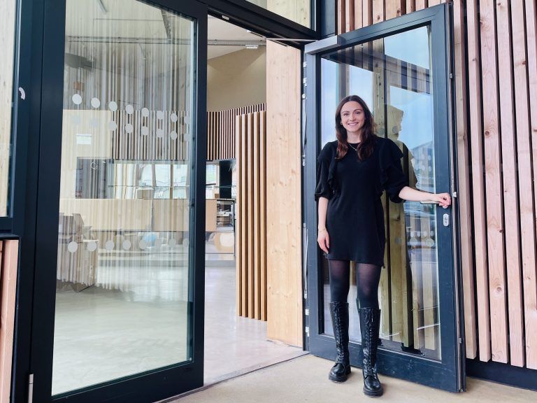 Suzana Marceta gewährte einen Einblick in die Aufbauarbeiten.