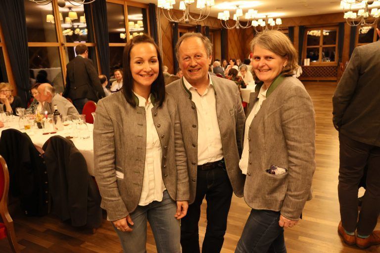 Marie-Luise Roiderer, Heinz Feuerstein und Maria Theresia Drexel (Warther Alphornbläser).