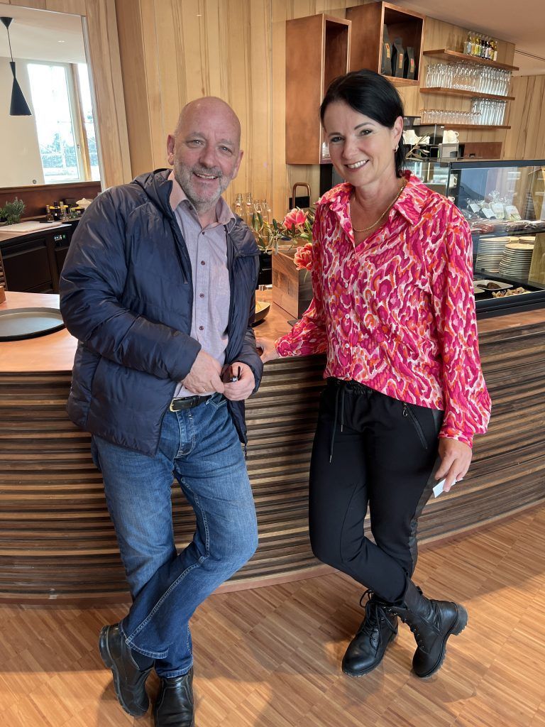 Autor Robert Schneider und Fotografin Beate Bischofberger.