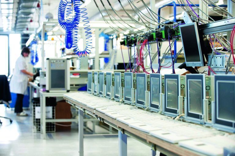 Bachmann-Steuerungen und Automationslösungen müssen robust, langlebig und von hoher Qualität sein. Das wissen die Kunden weltweit zu schätzen.<span class="copyright"> FA</span>