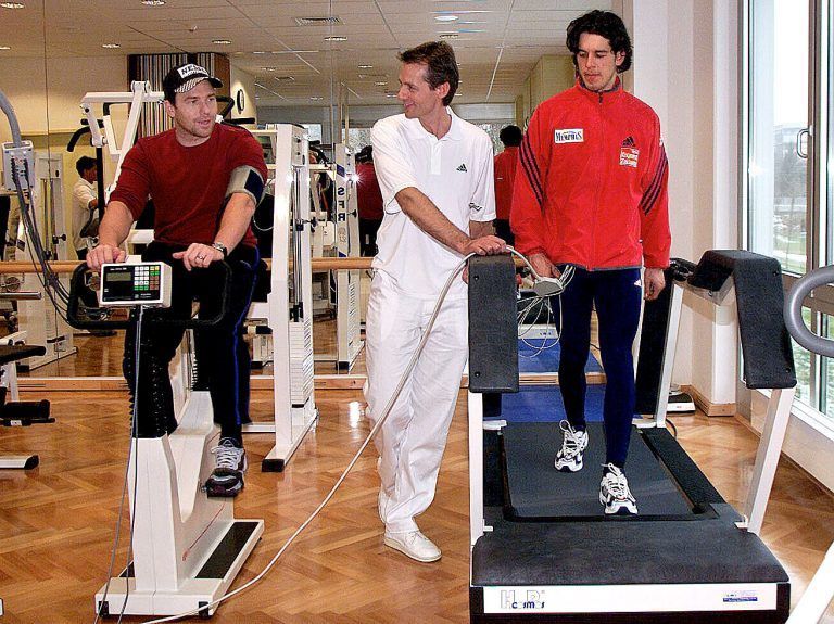 2001 bei der Leistungsdiagnostik zusammen mit Christian Mayer (links). <span class="copyright">gepa</span>